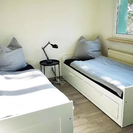 Ferien- & Monteurwohnung, 5 Betten, Wlan, Parkplatz, Balkon